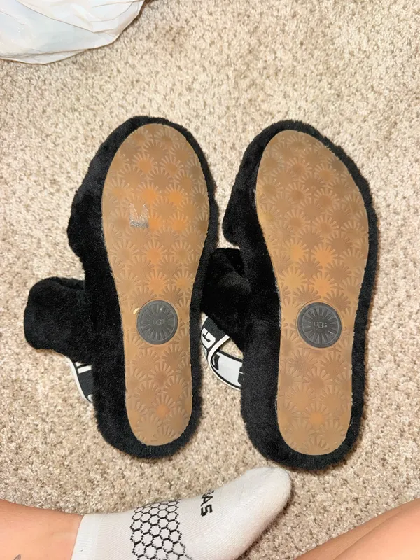 UGG Oh Yeah Slides Black - Image 3