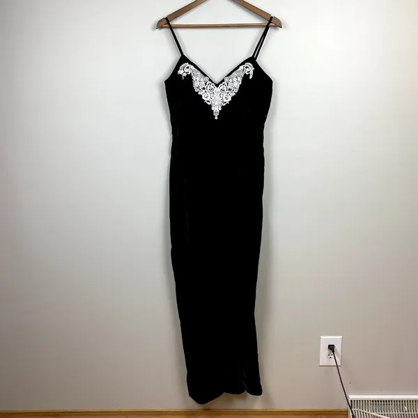 Roberta‎ Evening Gown 13/14 Black Velvet Lace Sheath V-Neck Long Slit Vintage - Image 11