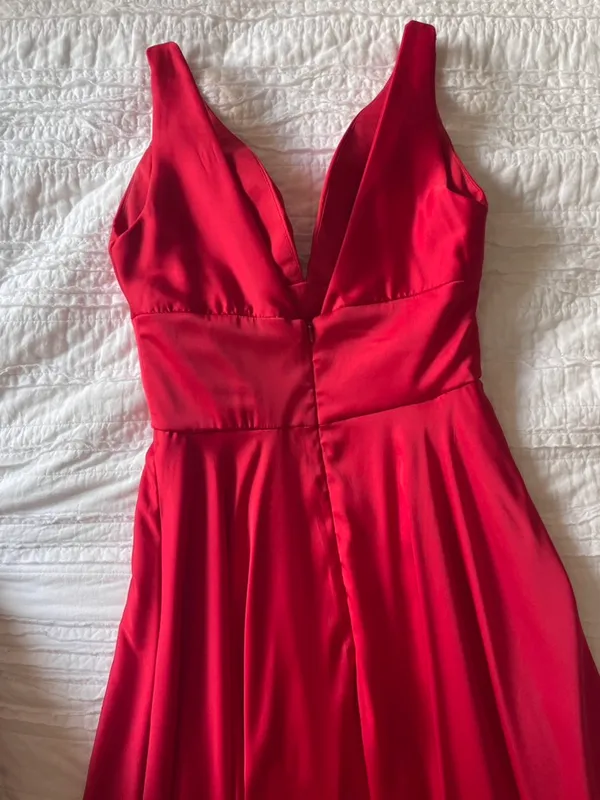 Boutique NWOT Red Prom / Formal Dress - Image 2