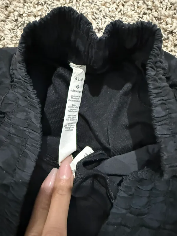 Lululemon Hotty Hot Short II *Long 4" - Image 3