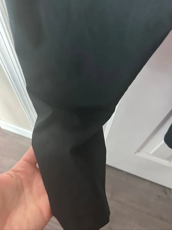 Brooks running black pants tight size large with pockets - Image 4