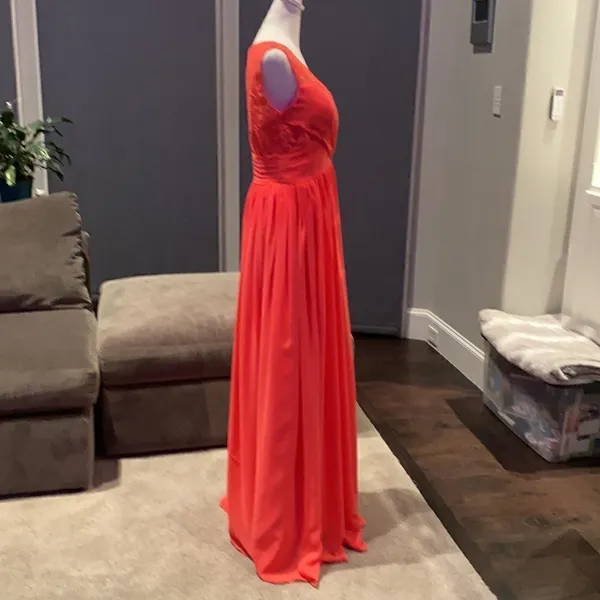 Woman’s A-Line V-Neck Chiffon Prom or Formal Dress Size 10 NWT - Image 5