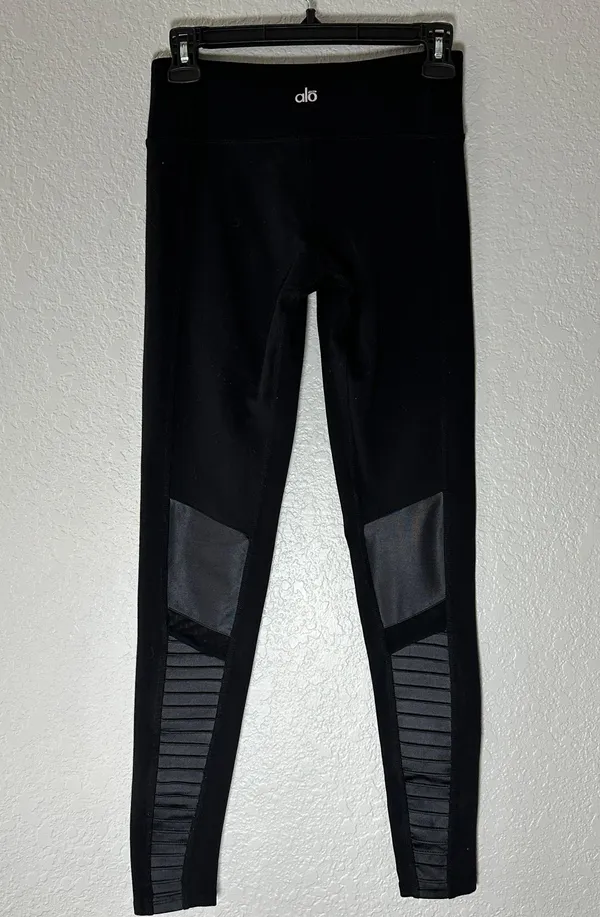 Alo Mid Waisted Moto Leggings Black Size XS. Heavy wear condition - Image 4