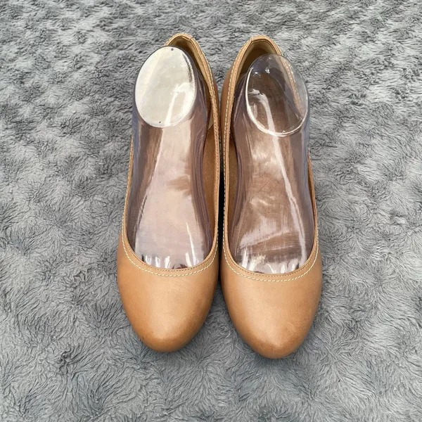 Clarks Indigo Purity Snow Tan Leather Wedge Pumps 9.5 Wooden Heel Casual - Image 12