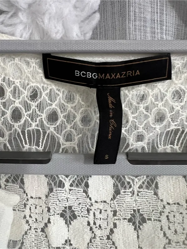 BCBG Maxazria Cream Lace V-Neck Short Sleeve Women's cover up - Image 3