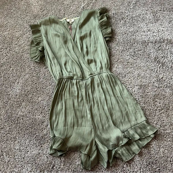 Umgee Olive Green Ruffled Jumpsuit - Image 2