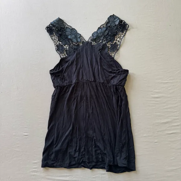 Frederick's of Hollywood Y2K Era Lace V-Neck Tank - Image 2
