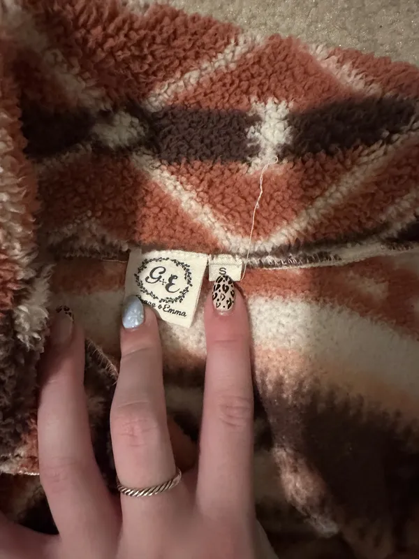 Boutique pull over  - Image 2