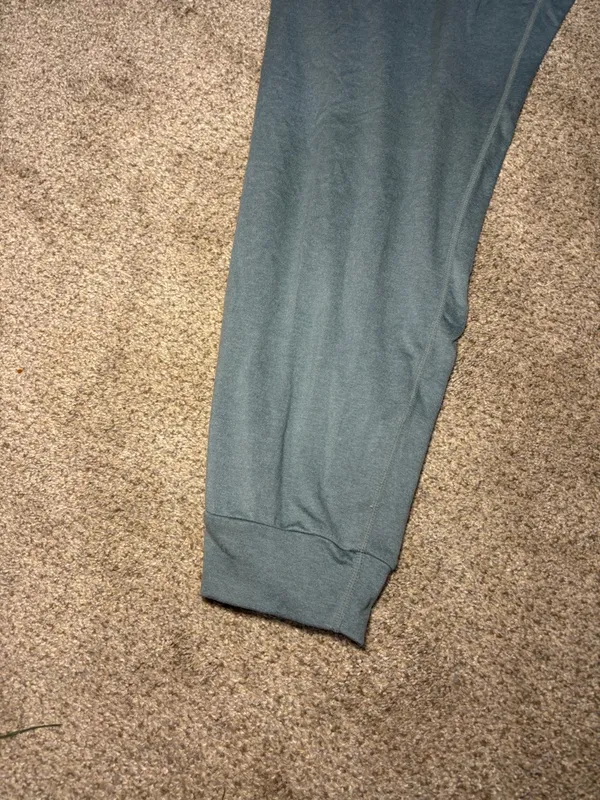 Vuori Performance Jogger Women Dreamknit Sweatpants Lake Color M/L - Image 7
