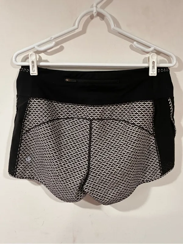 Lululemon Real Quick‎ Monochromic Black Printed Short Athletic Size 8 - Image 4