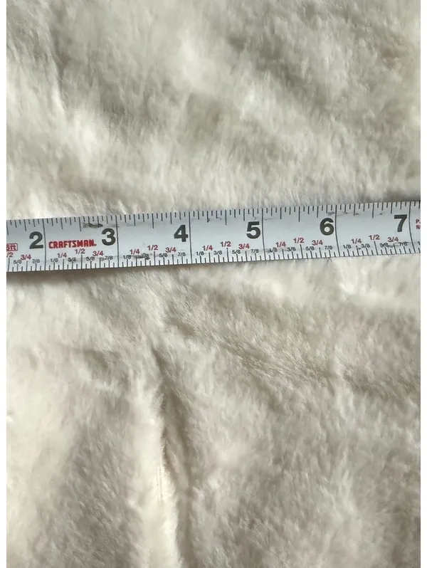 Cozy Cream Faux Fur Scarf - One Size - Image 3