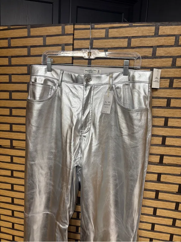 Abercrombie & fitch silver metallic the 90’s relaxed high rise pants size 14/32L - Image 3
