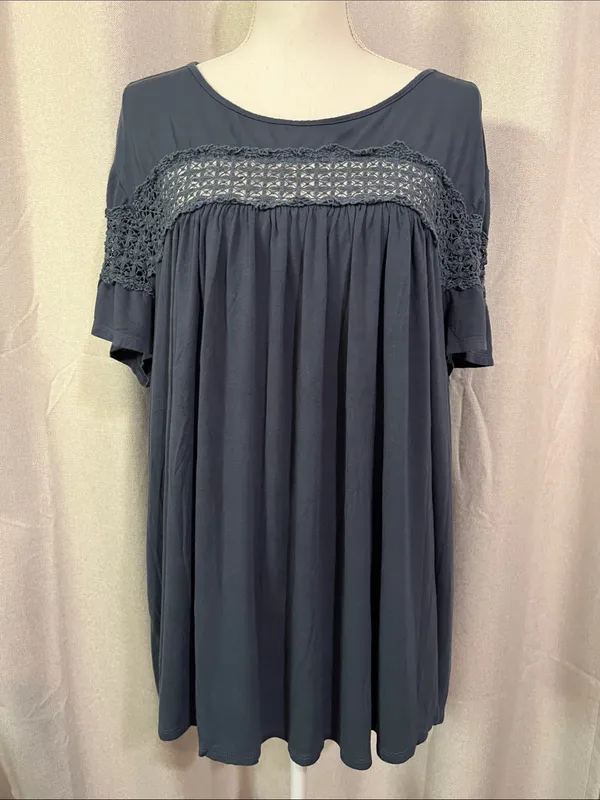 Pretty Torrid Navy Crochet Yoke Short Sleeve Top - Image 7