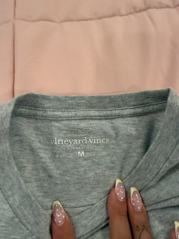 Vineyard vines woman’s long sleeve top - Image 2