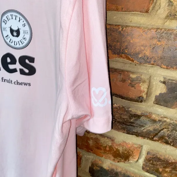 NWT Betty's Eddies Love Boobies Pink Short Sleeve T-Shirt Unisex Size 3XL - Image 4