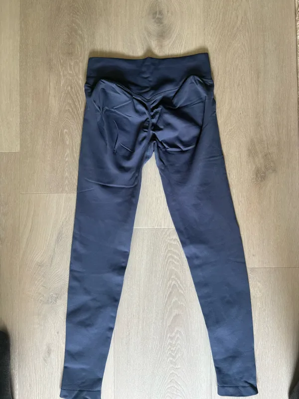 Butt Scrunch Leggings  - Image 4
