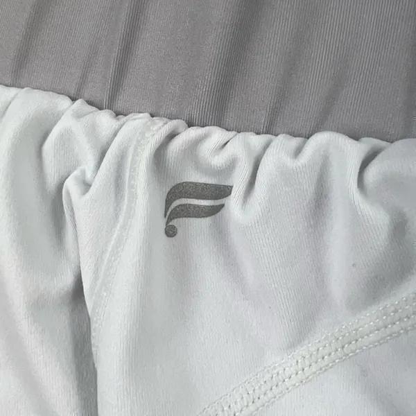 Fabletics shorts size XL - Image 4