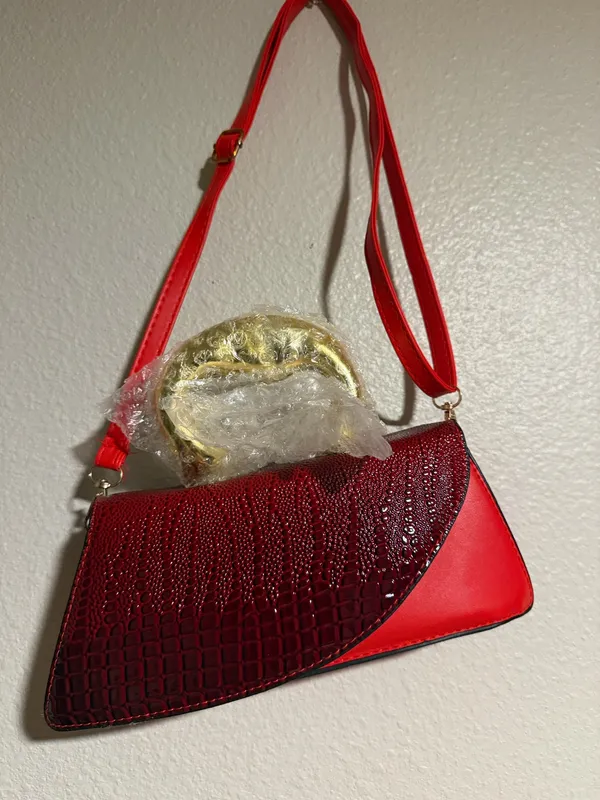 Elegant work bag in good condition. Perfect for the office or everyday professional use. Spacious, practical, and stylish enough to carry your daily essentials. Please check the photos for details and condition. - Image 4