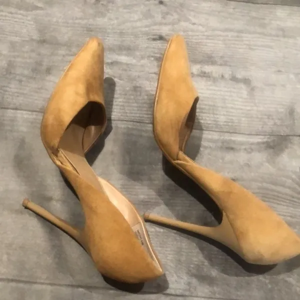 Steve Madden pointy toed tan suede heels - Image 4