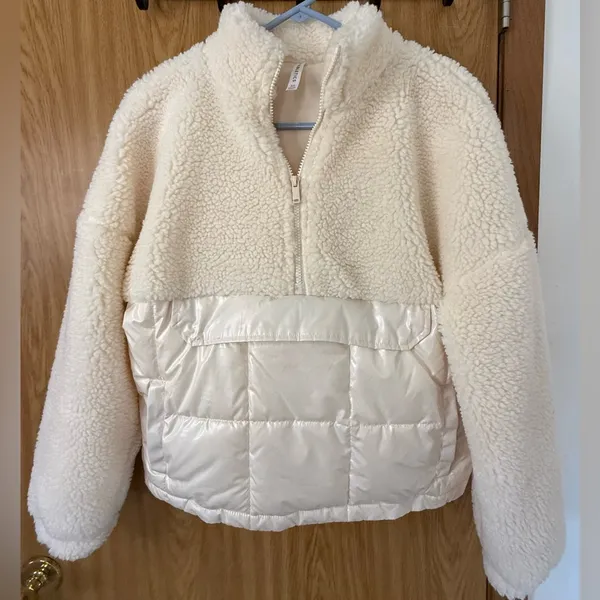 Fabletics Cream Sherpa Jacket size XS - Image 5