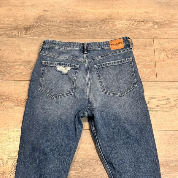 Hollister California‎ Ultra High Rise Mom Jean Distressed Medium Wash 6 L 28 L - Image 4