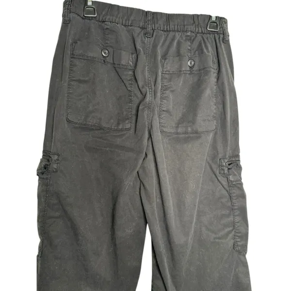 American Eagle Outfitters Black Cargo Pants with Button Flap Back Pockets Size 6 - Image 5