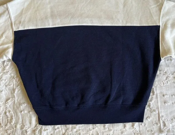 H&M Divided White and Blue Crewneck Sweatshirt - Image 4