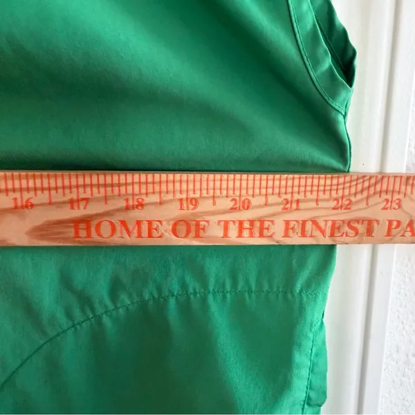 FIGS Rafaela Oversized Scrub Top XS Green Medical Hospital Technical Collection - Image 6