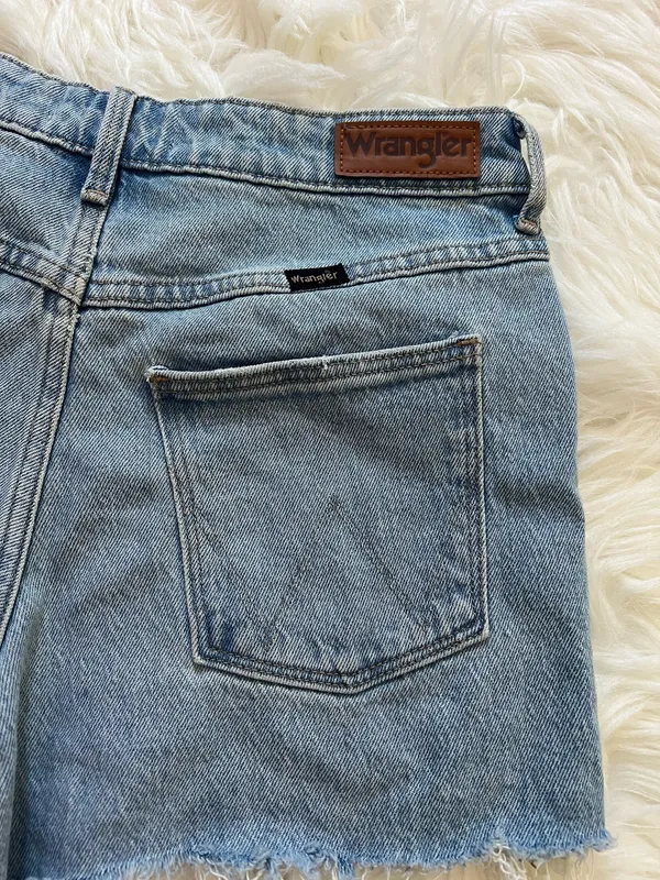 Wrangler Light Blue Mid-Rise Vintage Short - Image 7