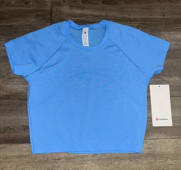 Lululemon Swiftly Tech Cropped Short Sleeve 2.0 Shirt - Image 2