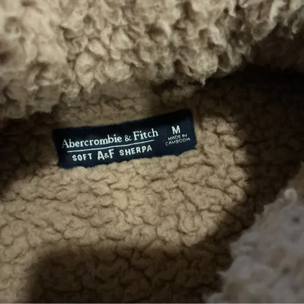 Abercrombie & fitch soft AF Sherpa Teddy quater zip pullover in camel Sz M - Image 4