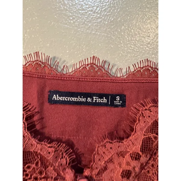 Abercrombie & Fitch Womens Sz Small Satin Lace Trim Cami Dusty Rose Pink Buttons - Image 8