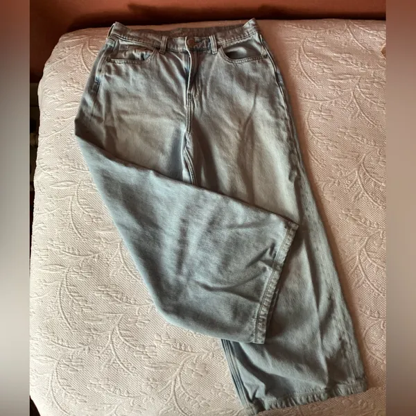 Old Navy Light Blue Wide Leg Jeans - Image 4