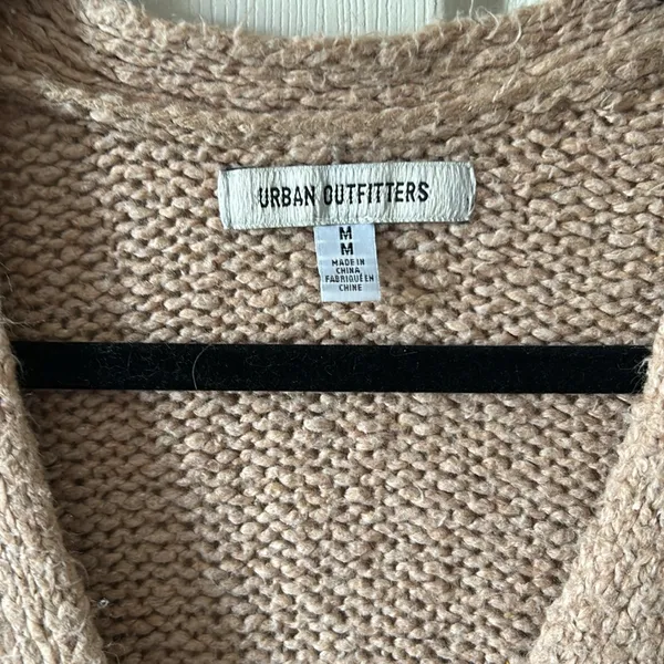 Urban Outfitters Women’s Slouchy Tan Button Front‎ Cardigan w/Pockets Size Med - Image 5