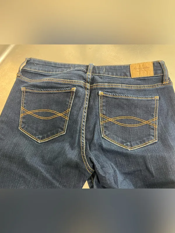 Abercrombie & Fitch Women’s Blue Jeans - Size 6 / W 28 L 31 - VGUC - Image 4