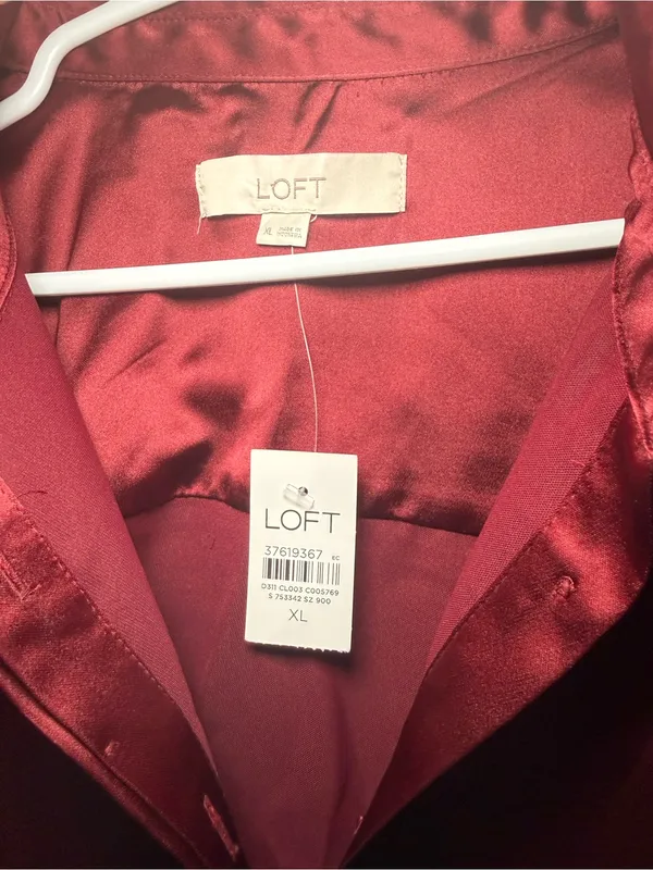 NWT LOFT Burgundy Satin Button Front Blouse Women XL Long Sleeve - Image 4