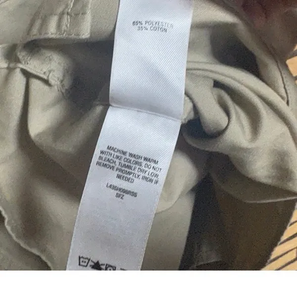 Cabelas‎ Tan Button Down Shirt Size Medium - Image 6
