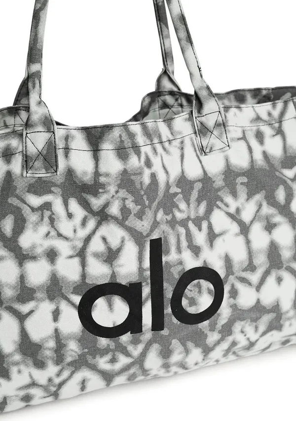 Alo Iconic Shopper Tote Bag - Image 5