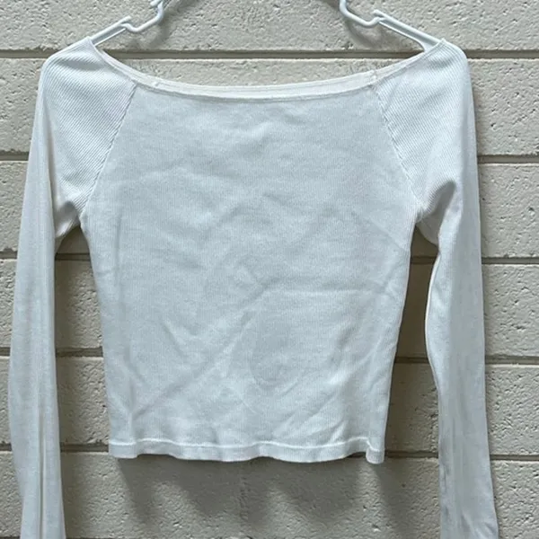 Brandy Melville White Off the Shoulder Long Sleeve Top one size - Image 6