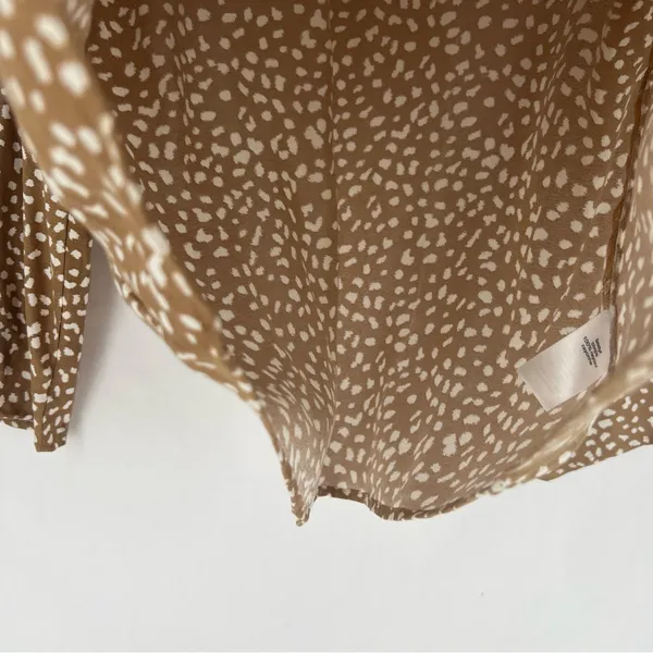 Maurices Brown & White Speckled Dot Print Flare Sleeve Tie Front V-Neck Blouse S - Image 5
