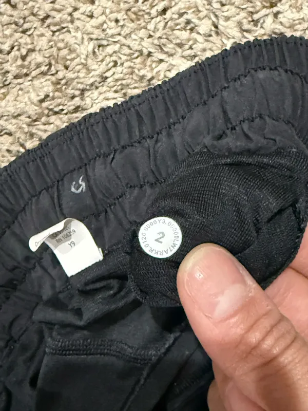 Lululemon Hotty Hot Short II *2.5" - Image 4
