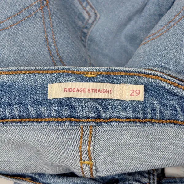 Levi’s Ribcage Straight Light Wash Jeans - Image 5
