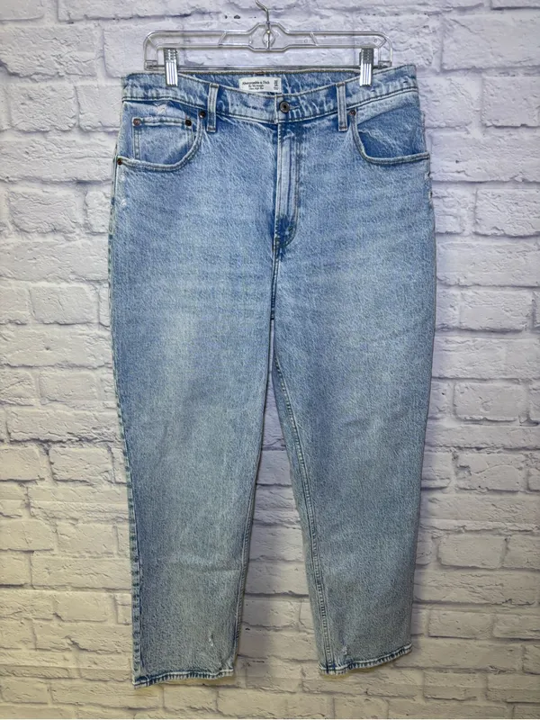 Abercrombie & Fitch Curve Love Ultra High Rise 90s Straight Jean Women’s 32 - Image 4