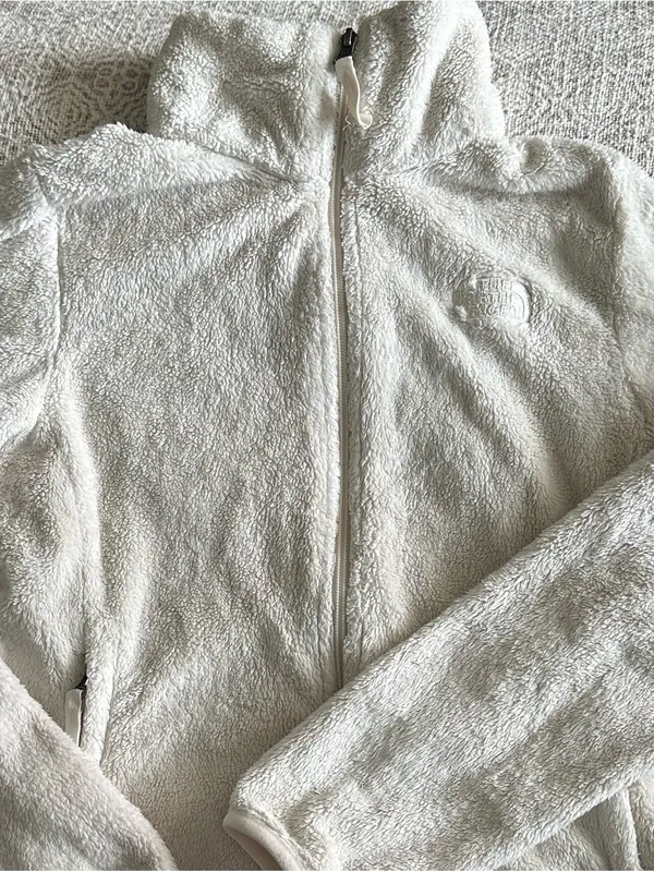The North Face Women’s Osito Jacket In White Dune - Image 3