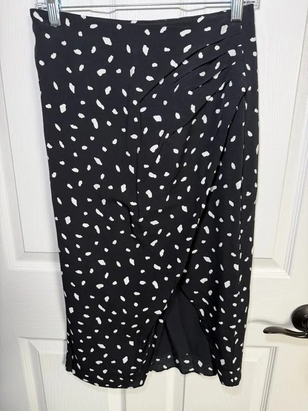 Abercrombie & Fitch Black & White Front Split-Slit Midi Skirt Small - Image 2