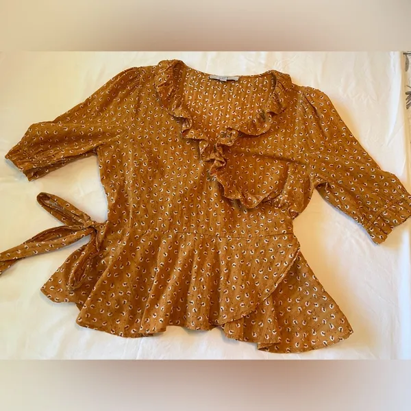 Women’s Ruffled Casual Work Wrap Blouse Size L Golden Mustard Yellow EUC - Image 4