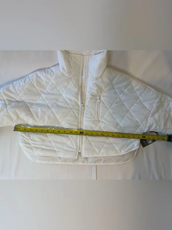 LovePace Cropped Quilted Puffer Jacket in White - Image 7