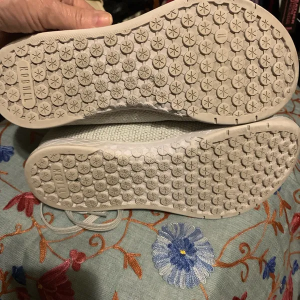 No bulk sneakers women 8.5 - Image 5