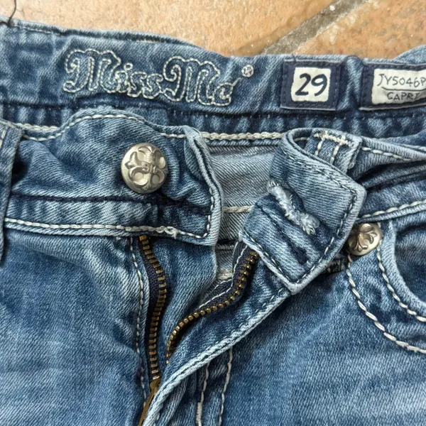 Miss Me Capri Size 29 Flap Back Pocket Bling Cross Grunge Y2K Denim Jeans - Image 2
