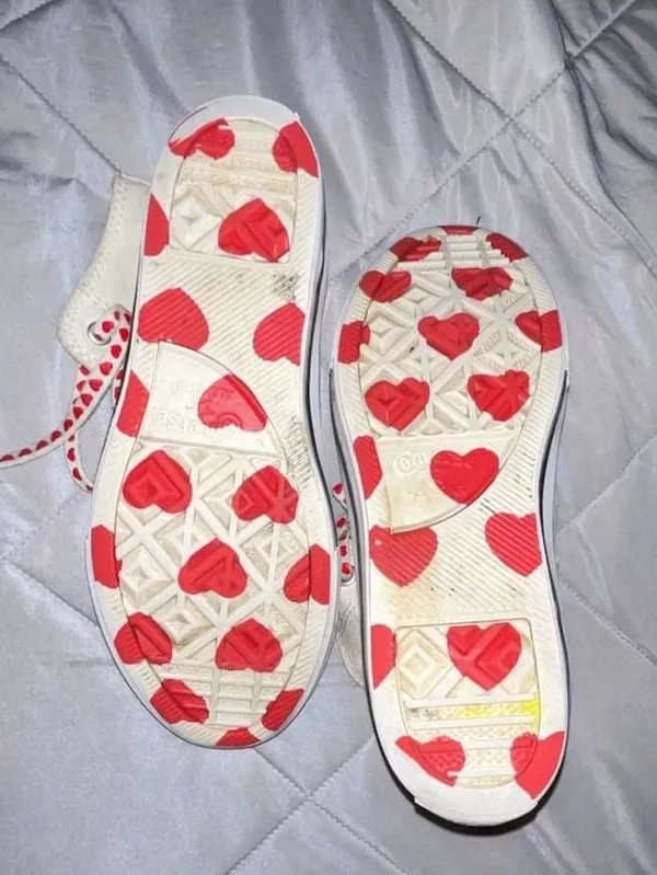 Converse Chuck Taylor High Top – Custom Heart “Love” Design – Women’s 6 / Men’s - Image 5